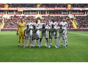 Denizlispor’da Üst Üste Alınan Galibiyetler İle Kötü Gidişe ’Dur’ Denildi