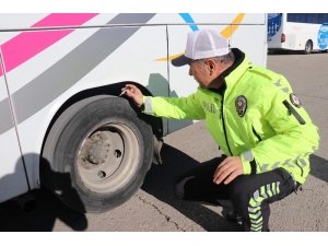 Otogarda Kış Lastiği Denetimi Yapıldı