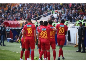 Dünya Engelliler Günü’nde Engelli Çocuklara Sürpriz Hediyeler