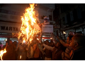 Hindistan’da Toplu Tecavüz Skandalında Halk Sokaklara Döküldü