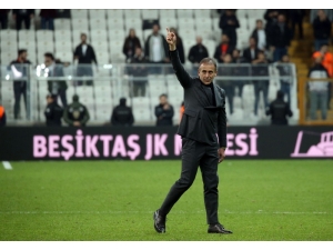 Tribünler Avcı’yı Soyunma Odasından Döndürdü