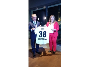 Kayserispor Başkanına Beşiktaş Forması