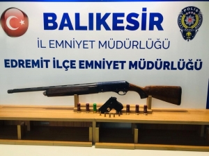 Edremit’te 2 Silah Ele Geçirildi