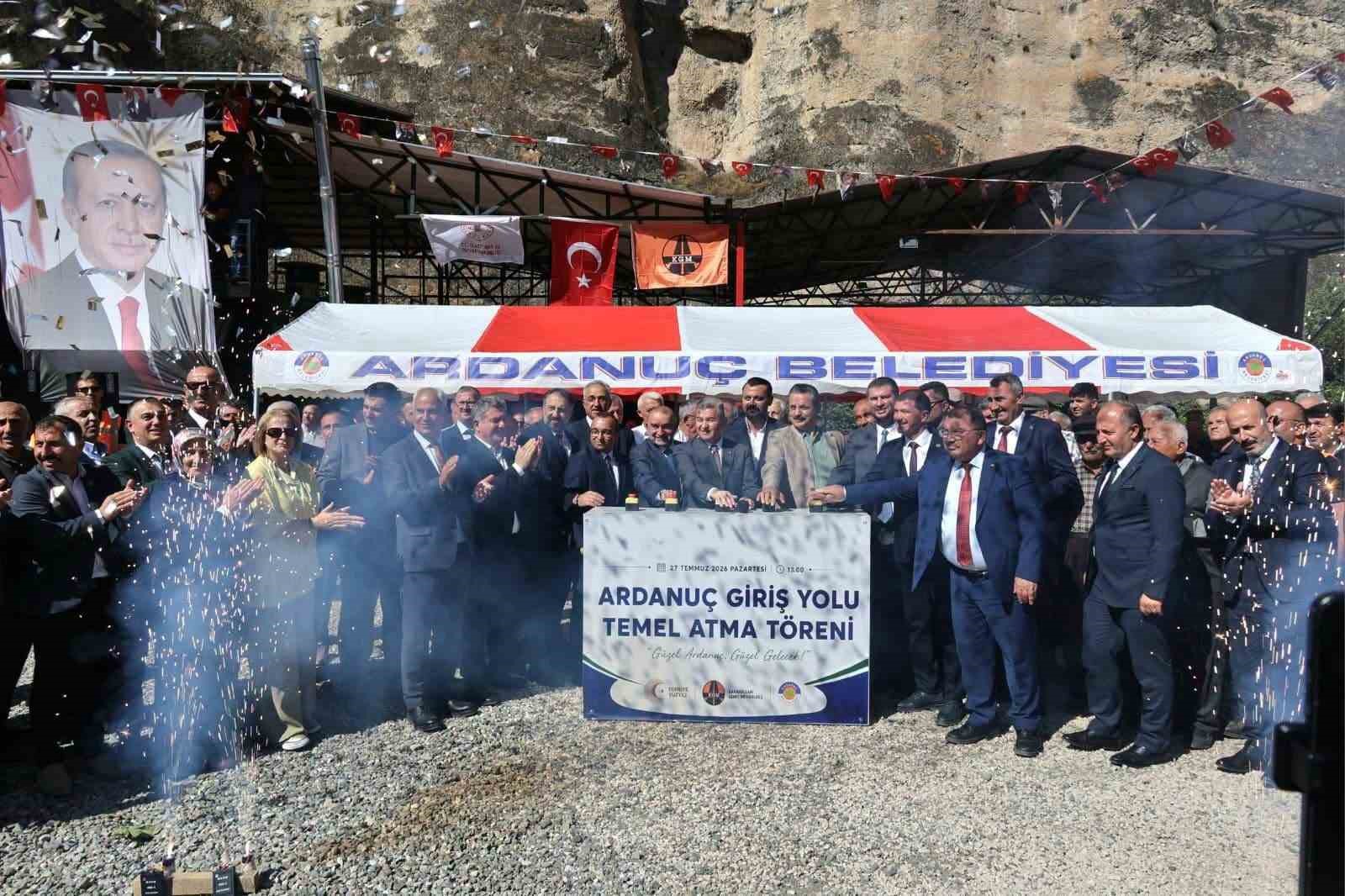 ardanuc-ilcesine-200-milyon-liralik-giris-yolu-projesi