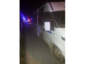 İzmir’de ’Dur’ İhtarını Uymayan Minibüsten Göçmen Çıktı