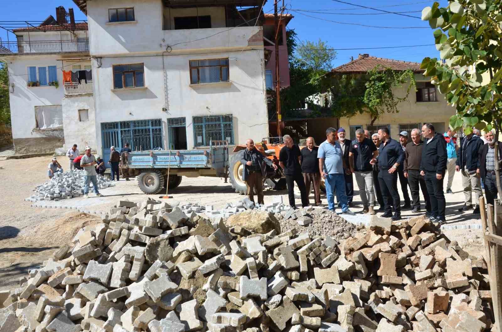 emet-kaymakami-baskapan-eseler-koyundeki-calismalari-inceledi
