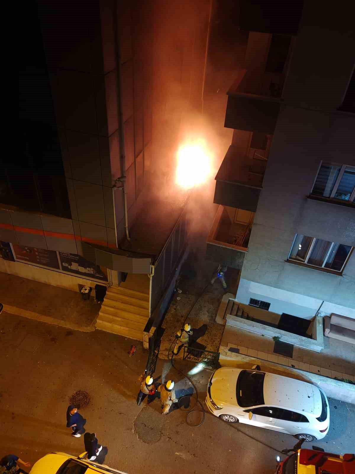 beykoz-da-is-yeri-yangini