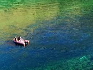 Nehre Düşen Kamyonet Sürücüsünü Arama Çalışmaları Sürüyor