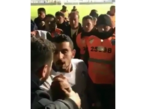 Emrah Başsan’dan Küfreden Taraftara Tepki