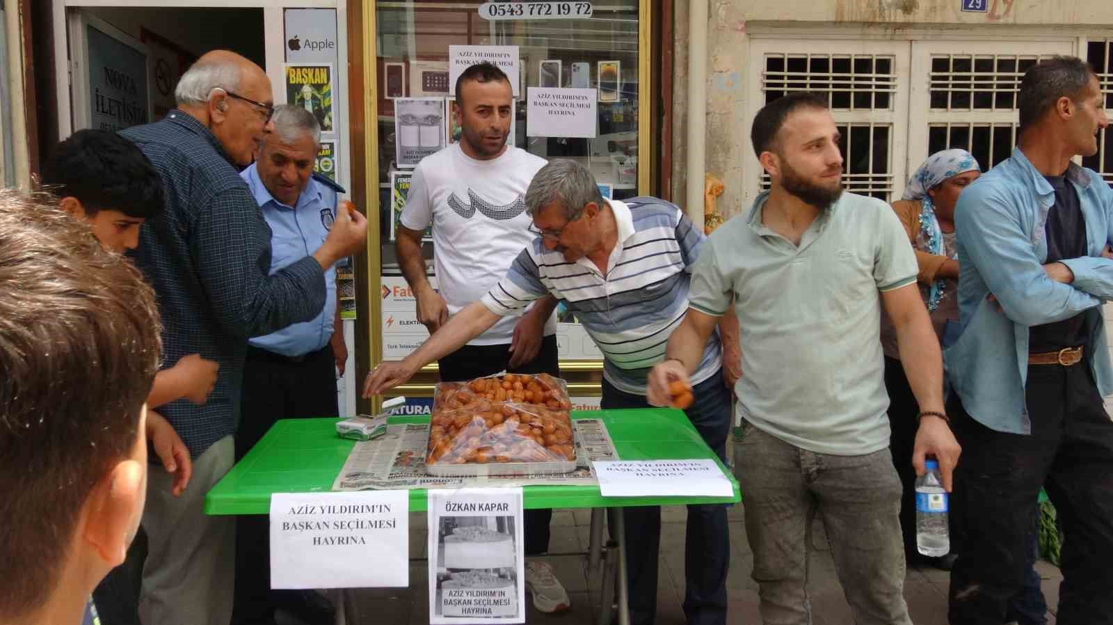 aziz-yildirim-in-baskanlik-zaferi-gercus-te-tatliyla-kutlandi