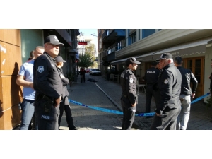 Kaldığı Otelin 8. Katından Atlayan Kadın Hayatını Kaybetti