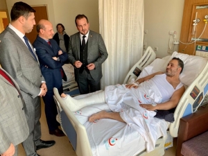 Adana’ya Maça Giderken Trafik Kazası Geçiren Bursaspor Taraftarına Vekil Ziyareti