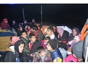 İzmir’de 47 Düzensiz Göçmen Yakalandı