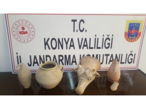 Jandarma İkna Etti, 2 Bin Yıllık Tarihi Eserleri Verdi