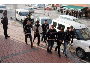 1 Gecede 4 Otomobil Çalan Hırsızlardan 1’i Tutuklandı