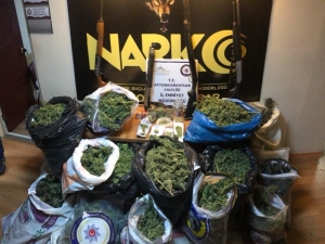 Afyonkarahisar Polisinden Dev Uyuşturucu Operasyonu