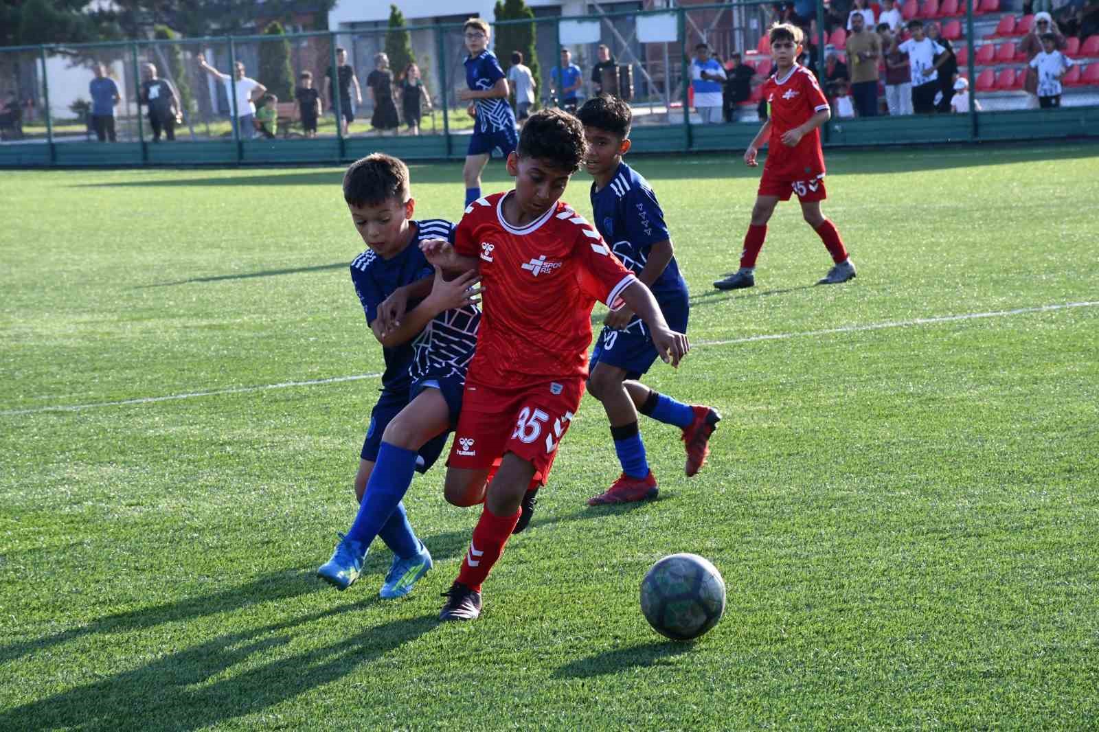 kayseri-u-11-ligi-nde-sampiyon-melikgazi-belediyespor-oldu