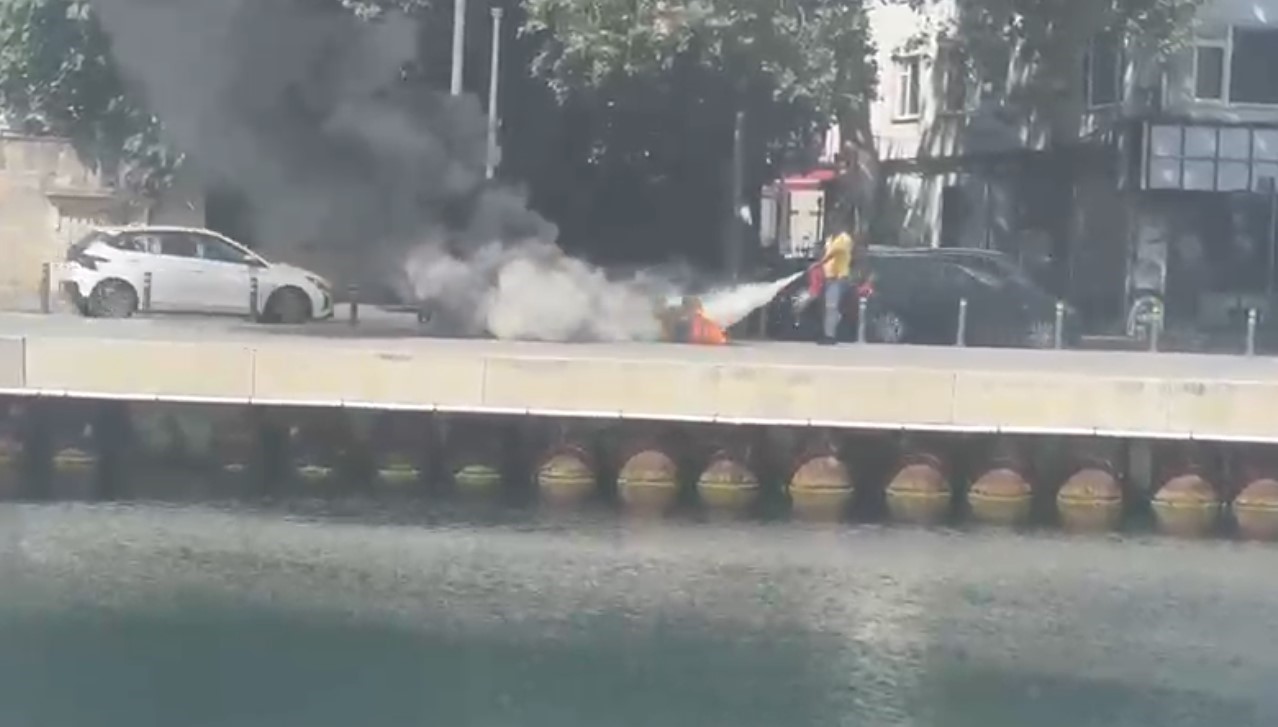 sariyer-de-yer-alti-kablolarinda-yangin-panigi