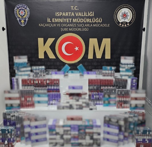 isparta-da-kacak-elektronik-sigara-kartusu-operasyonu-bin-970-paket-ele-gecirildi
