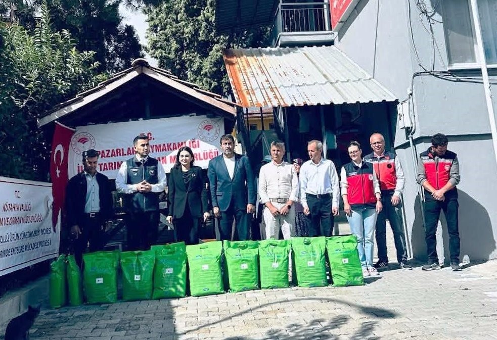 pazarlar-da-kiraz-ve-visne-ureticilerine-yuzde-50-hibeli-bordo-bulamaci-destegi