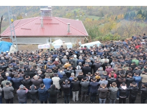 Kastamonu’da Kazada Ölen Aile, Birlikte Toprağa Verildi