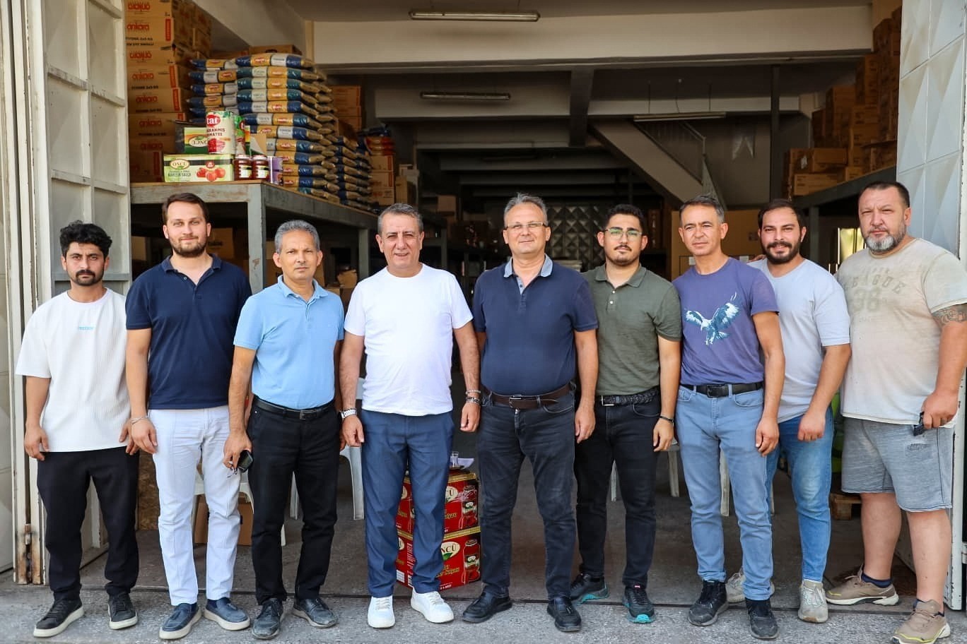 baskan-yetiskin-esnaflarla-gorustu