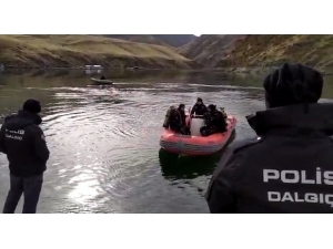Fırat Nehrinde Kayıp Sürücünün Aranması Sürüyor