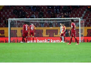 Galatasaray 4 Maçtır Kazanamıyor
