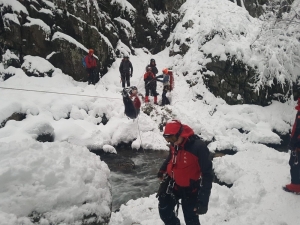 Uludağ’da Geceyi Arazide Geçirmek Zorunda Kalan Akut Üyeleri Yaşanılanları Anlattı
