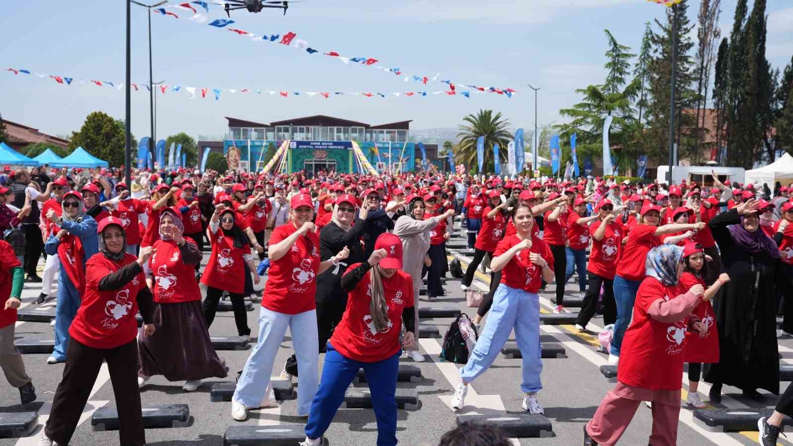 baskan-buyukakin-kocaeli-nin-kadinlarini-32-ton-hafiflettik