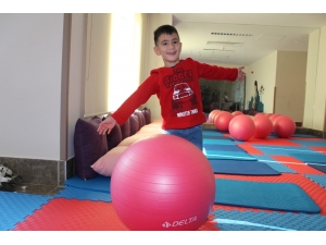 900 Gram Doğdu, Yaşam Savaşını Kazandı, Şimdi 5 Yaşında