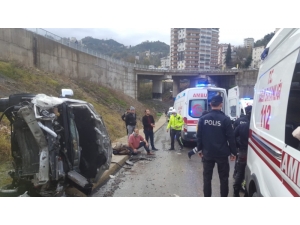 Yoldan Çıkan Otomobil Takla Attı: 3 Yaralı