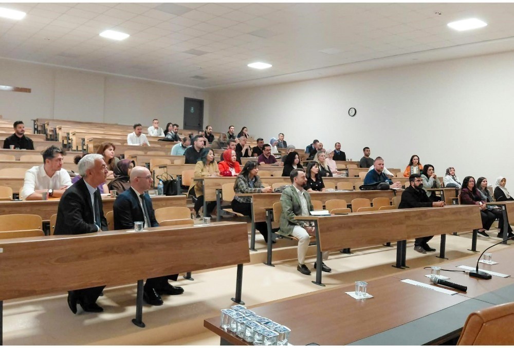 kastamonu-universitesinde-egiticilerin-egitimi-sertifika-programi-basladi