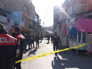 İzmir’de Silahlı Kavga: 10 Yaralı, 6 Gözaltı