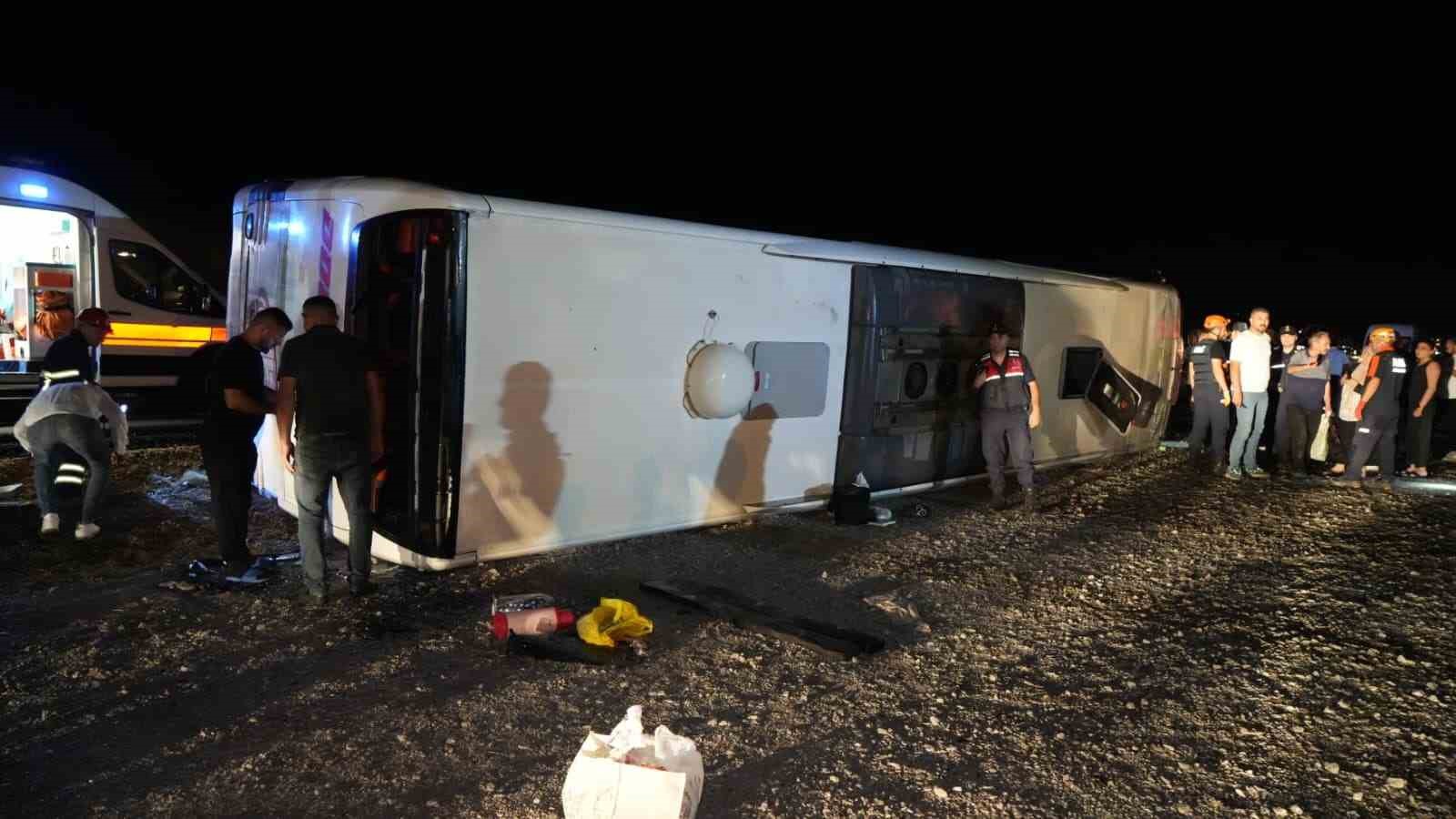 kirikkale-de-yolcu-otobusu-devrildi-cok-sayida-yarali-var