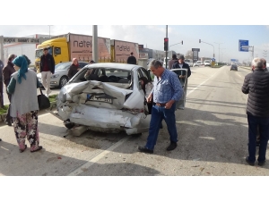 Bursa-ankara Yolunda Zincirleme Kaza: 3 Yaralı