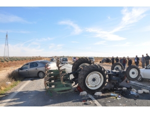 Zincirleme Kazada Traktör Takla Attı: 1 Yaralı