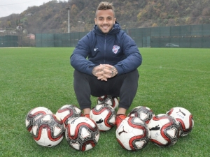 Mercan Çam: "Vefalı İnsanları Yarı Yolda Bırakmam"