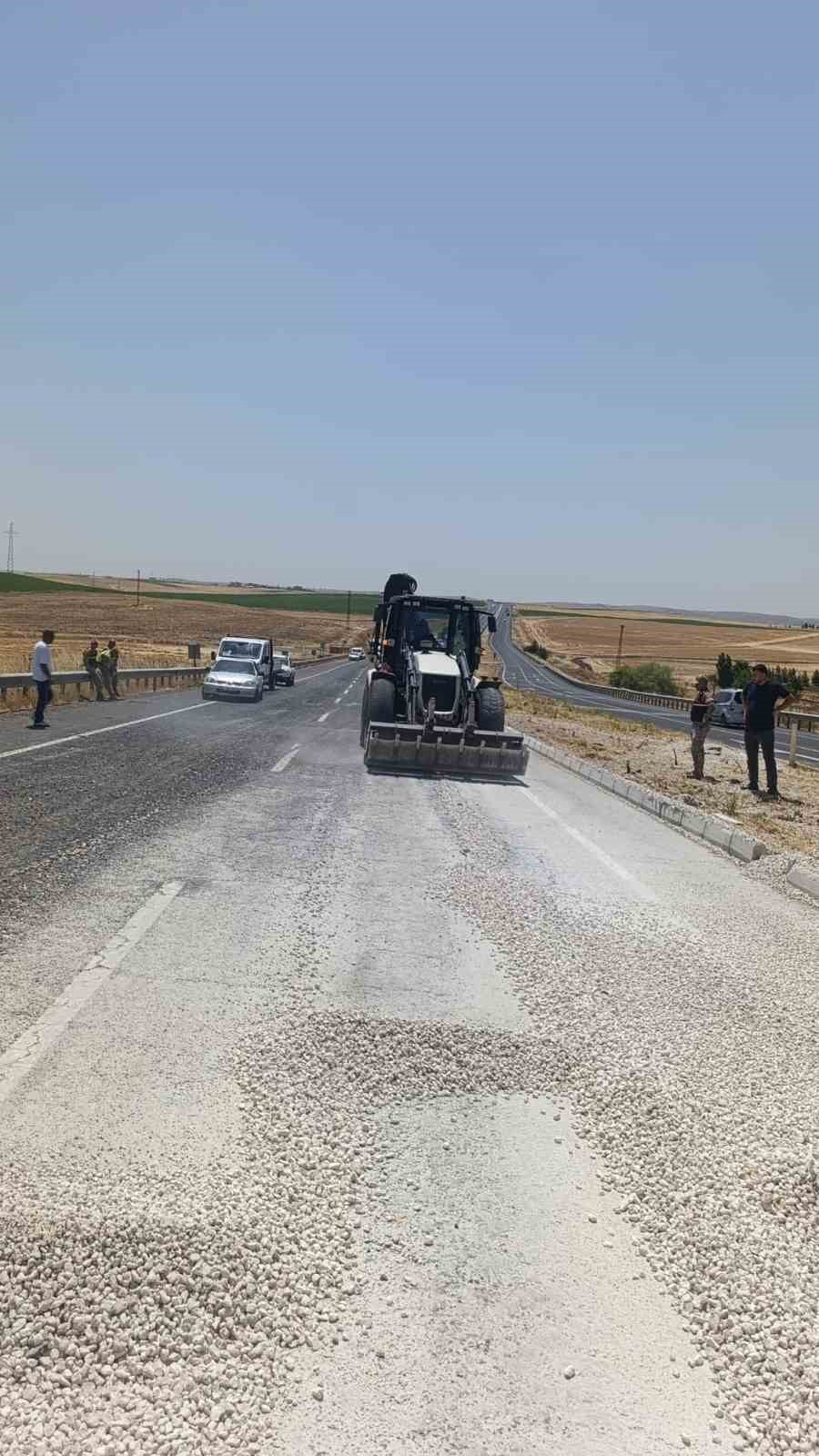 diyarbakir-da-hafriyat-kamyonu-devrildi-1-yarali