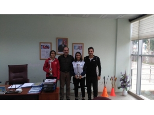 İskenderun’da Yelkenciler Sevinçlerini Paylaştılar