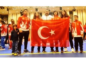 Yunusemre Wushucular Şampiyonada Madalyaları Topladı