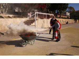 Öğrencilere Yangın Tatbikatı Eğitimi