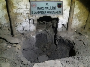 Kars’ta Kaçak Kazı Yapan 2 Kişi Yakalandı