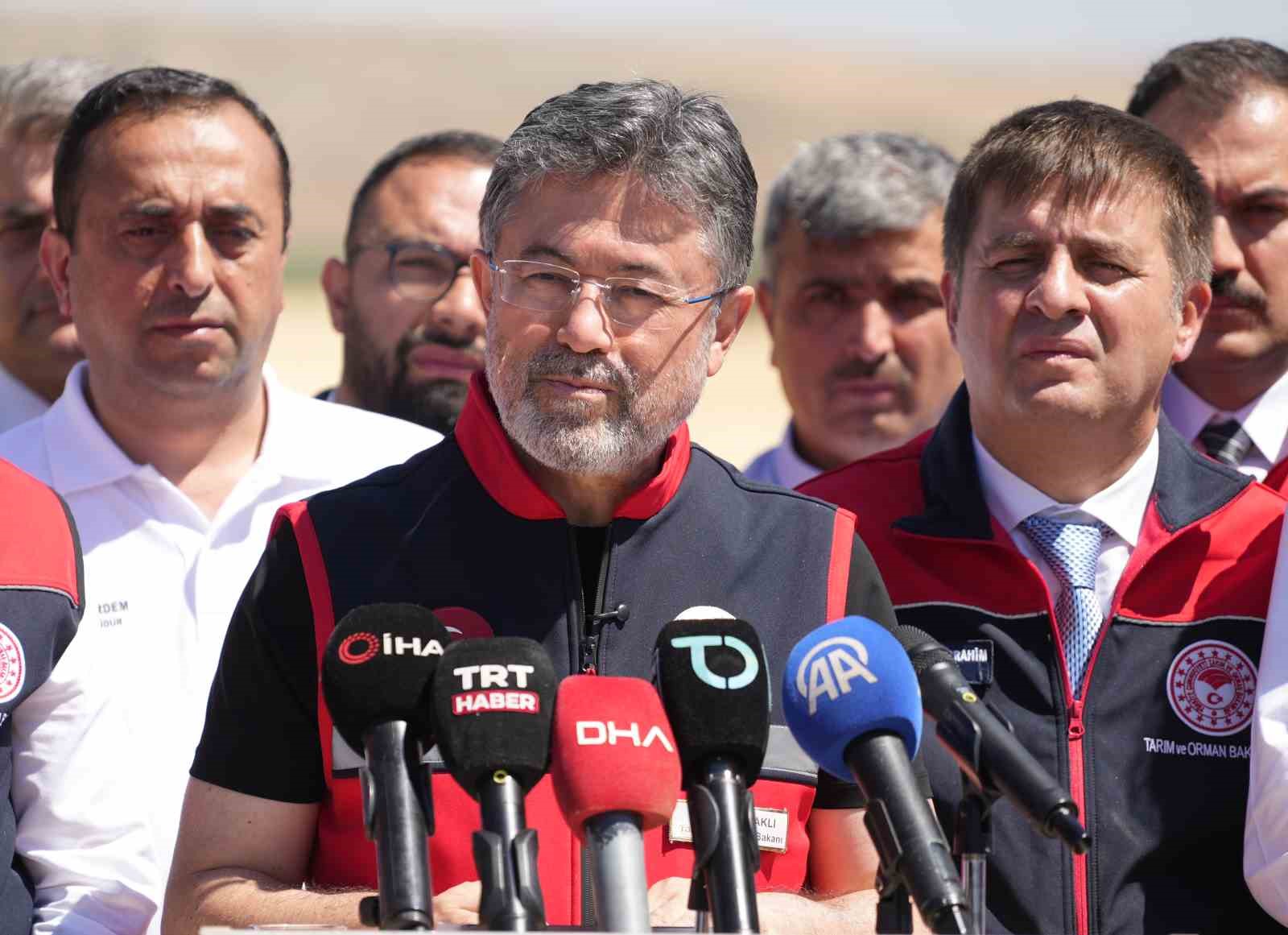 bakan-yumakli-ruzgar-bizden-yana-diyerek-acikladi-tum-zamanlarin-rekorunu-kiriyoruz