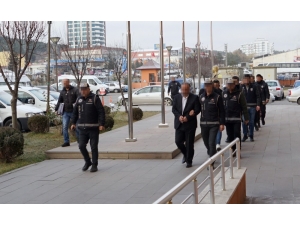 Sahte Evraklarla İnsan Kaçakçılığı Yapan Çete, Polisin 6 Aylık Takibi Sonrası Çökertildi