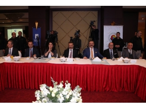 Rifat Hisarcıklıoğlu’dan Merkezlerini İstanbul’a Taşıyan Firmalara Eleştiri: