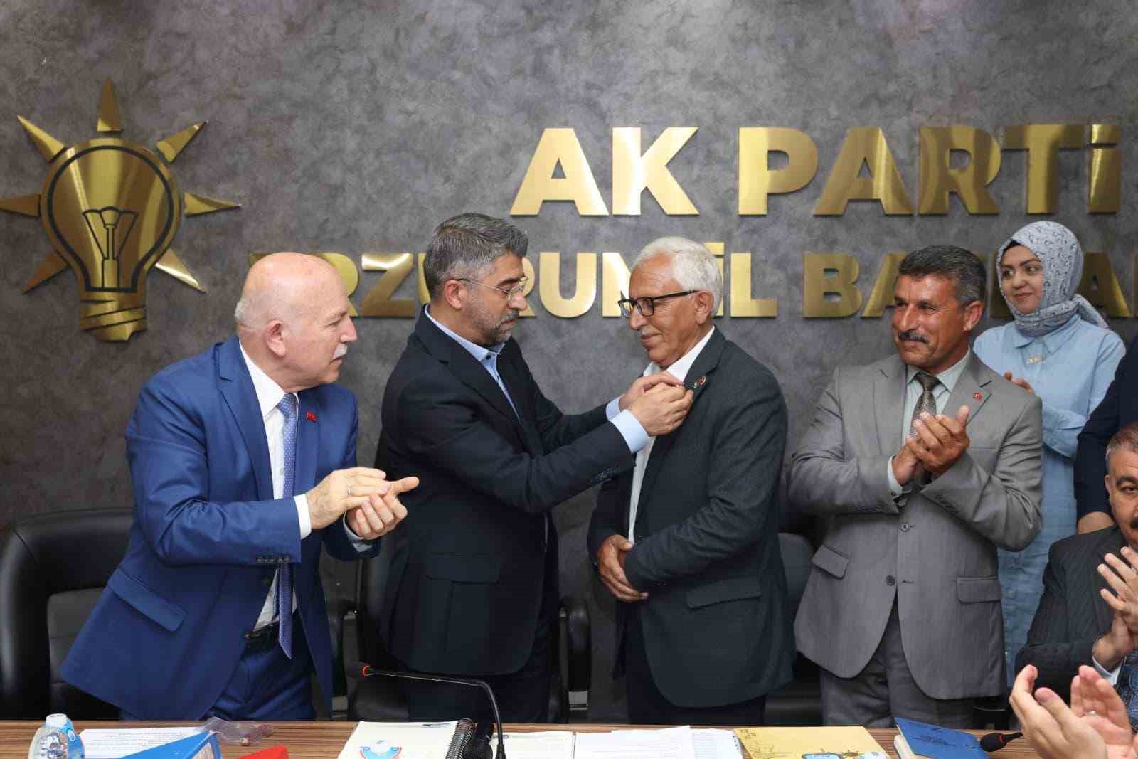 chp-li-meclis-uyesi-istifa-ederek-ak-parti-ye-gecti
