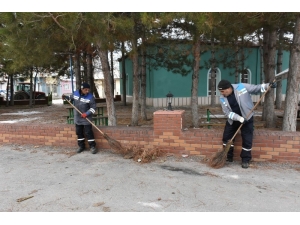 İnönü’de Çevre Temizlik Çalışmaları Sürüyor