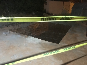 Yer Altı Çöp Konteyneri İçin Kazılmış Kuyuya Düştü