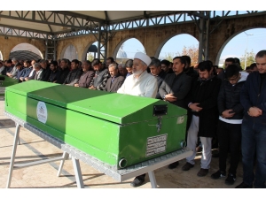 Ukrayna’da Donarak Ölen Türk Adıyaman’da Defnedildi